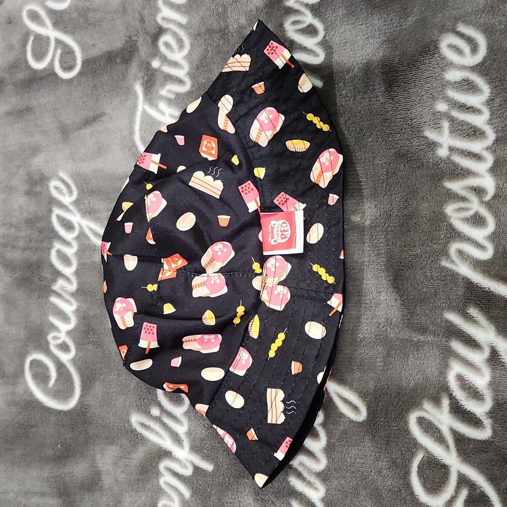NWOT Disney Red Panda Reversible Bucket Hat